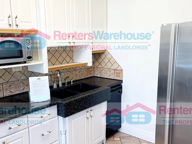 970 E 1st Ave #2 — Photo 3