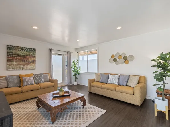 52 Aiai St, Kahului, HI 96732