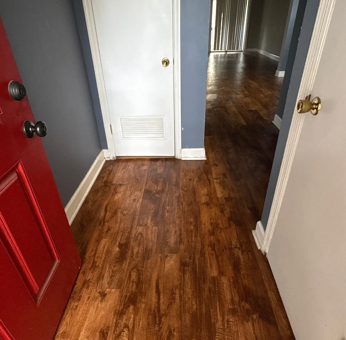 290 Appleby Dr — Photo 3
