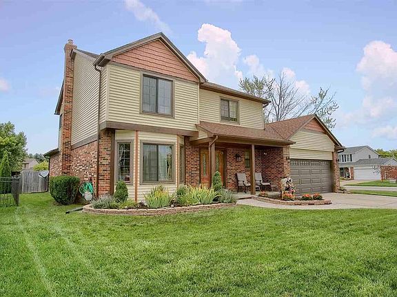 2nd image of 44147 Columbia Dr