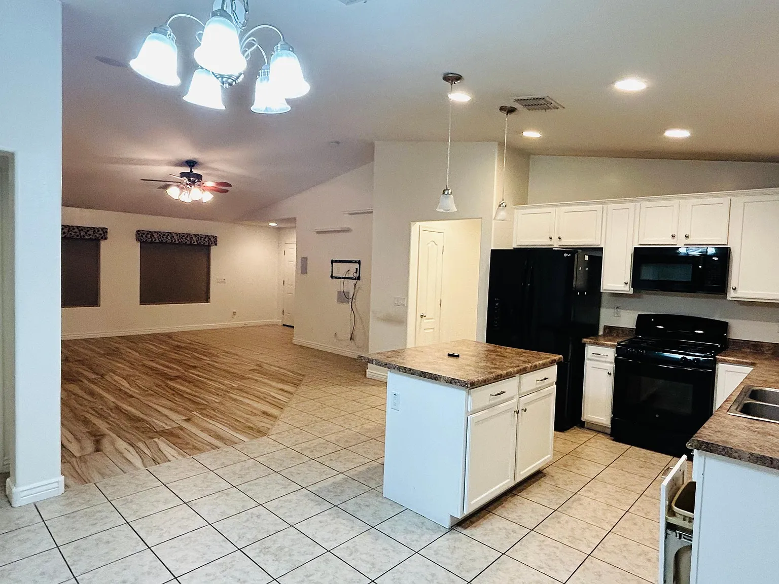 17328 N 21st Pl — Photo 3