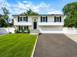 5 Curtis Court, Mastic, NY 11950