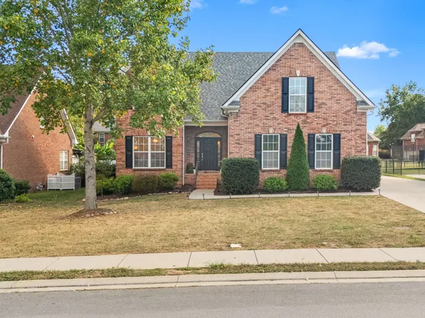 5427 Saint Ives Dr, Murfreesboro, TN 37128
