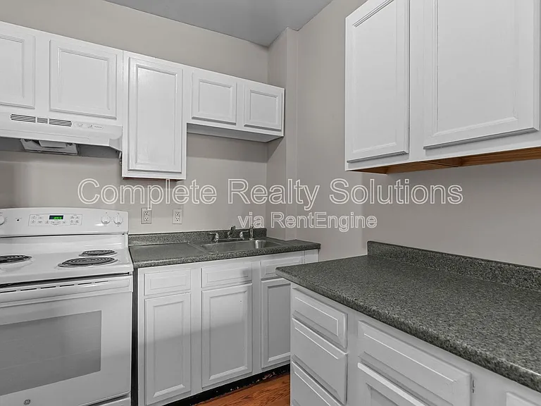 3021 Iowa Ave #1F — Photo 7