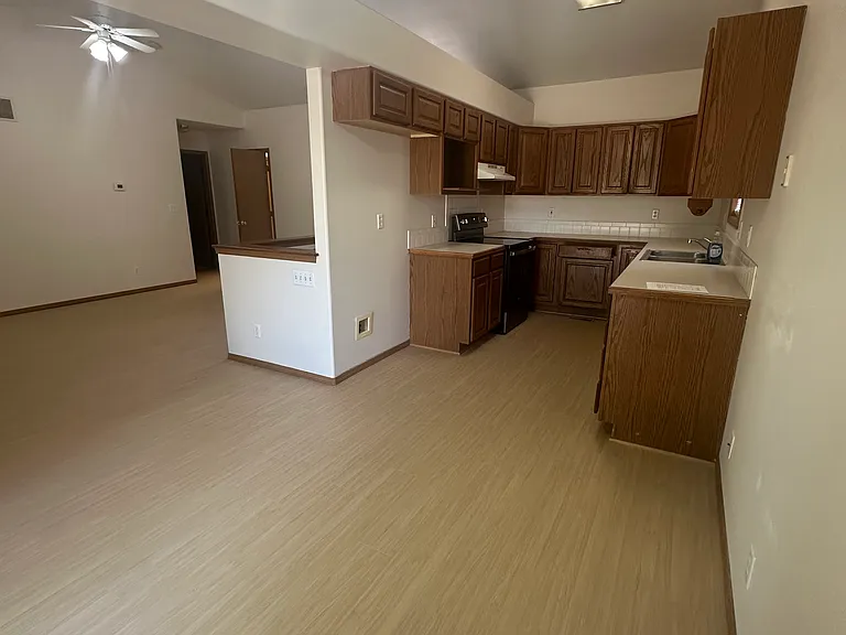 1324 N Rawhide St — Photo 4