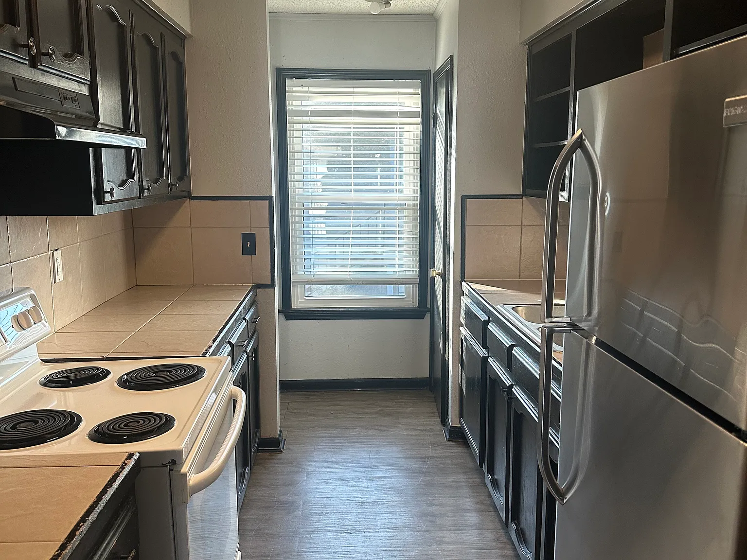 2 bed, 900 sqft, $800 — Photo 2