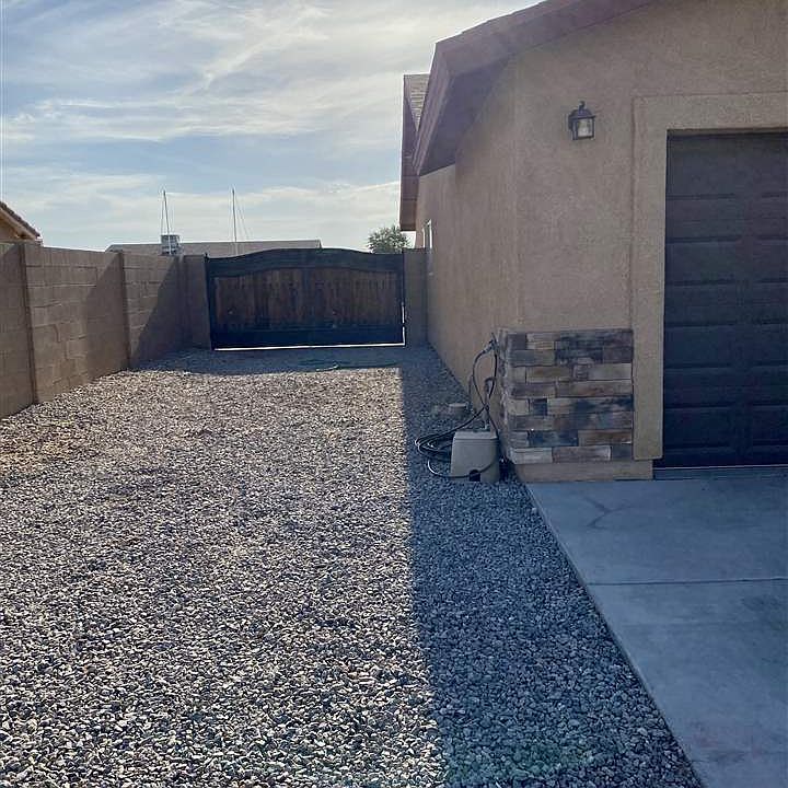2nd image of 440 S 45th Dr