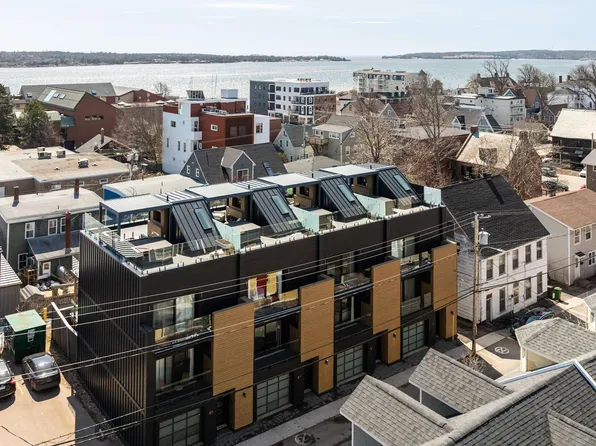 64 Dorchester St, Charlottetown, PE C1A 1C7