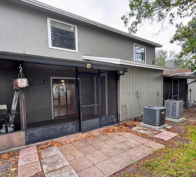 10128 Lake Oak Cir — Photo 16
