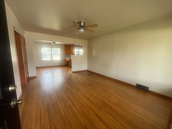 5th image of 3732 E 30th St