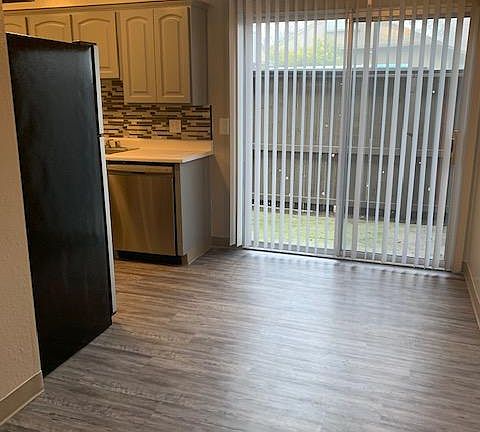 4th image of 224 S Clovis Ave APT 120