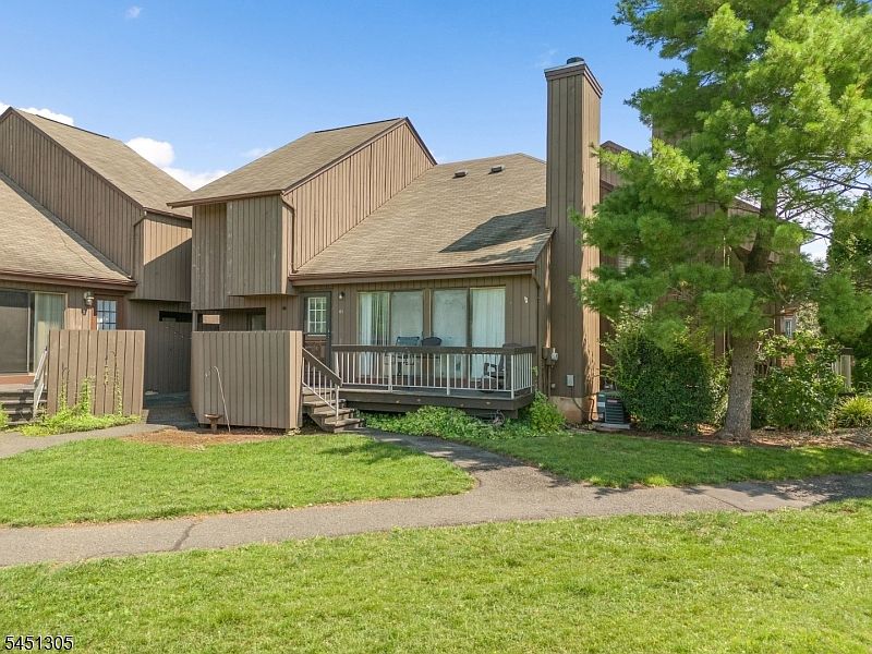 1st image of 3341 Bloomingdale Dr