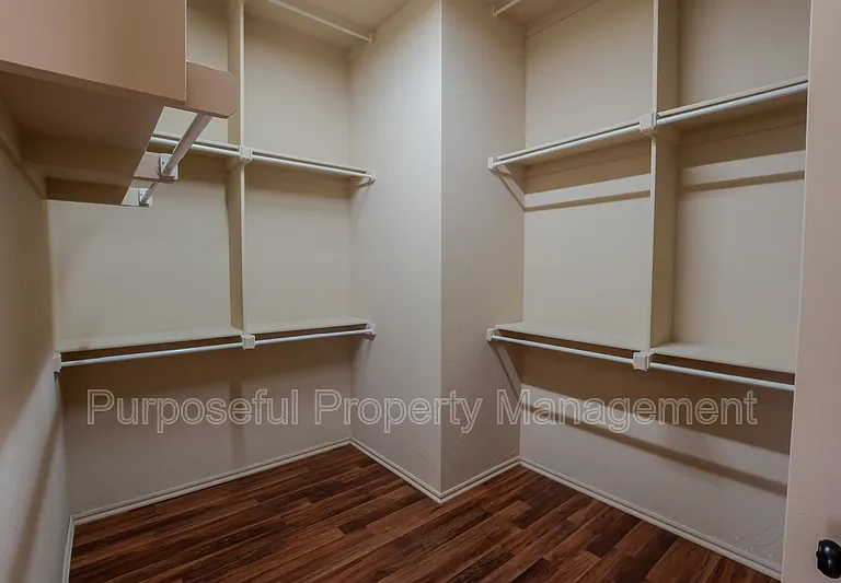 8833 NW 114th Cir — Photo 37