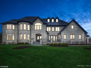 367 Old Oak Ct, Burr Ridge, IL 60527