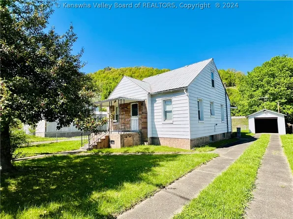 313 Williams St, Cedar Grove, WV 25039