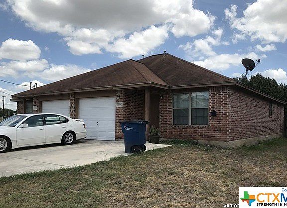 3rd image of 1152/1154 Misty Acres Dr
