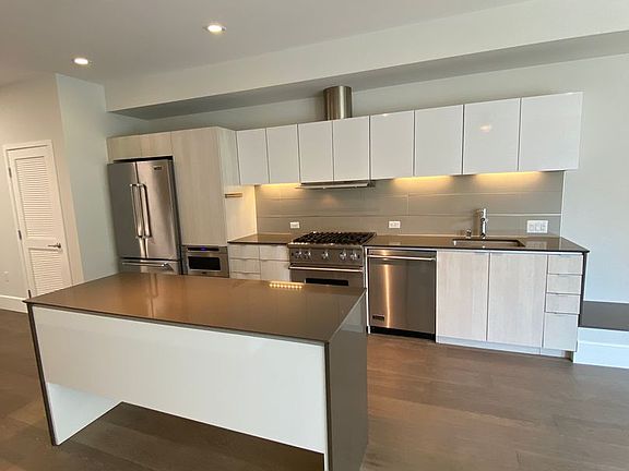 5th image of 35 Dolores St APT 401