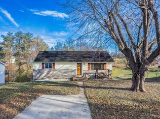 64 Sun St, Parkersburg, WV 26101