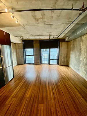 Rented by Golden Lioness Corp | media 18