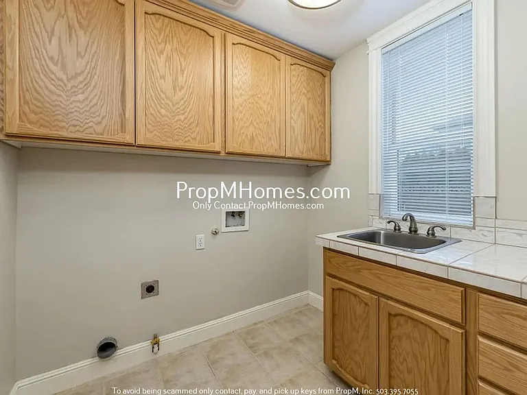 1907 SE 162nd Ave — Photo 20