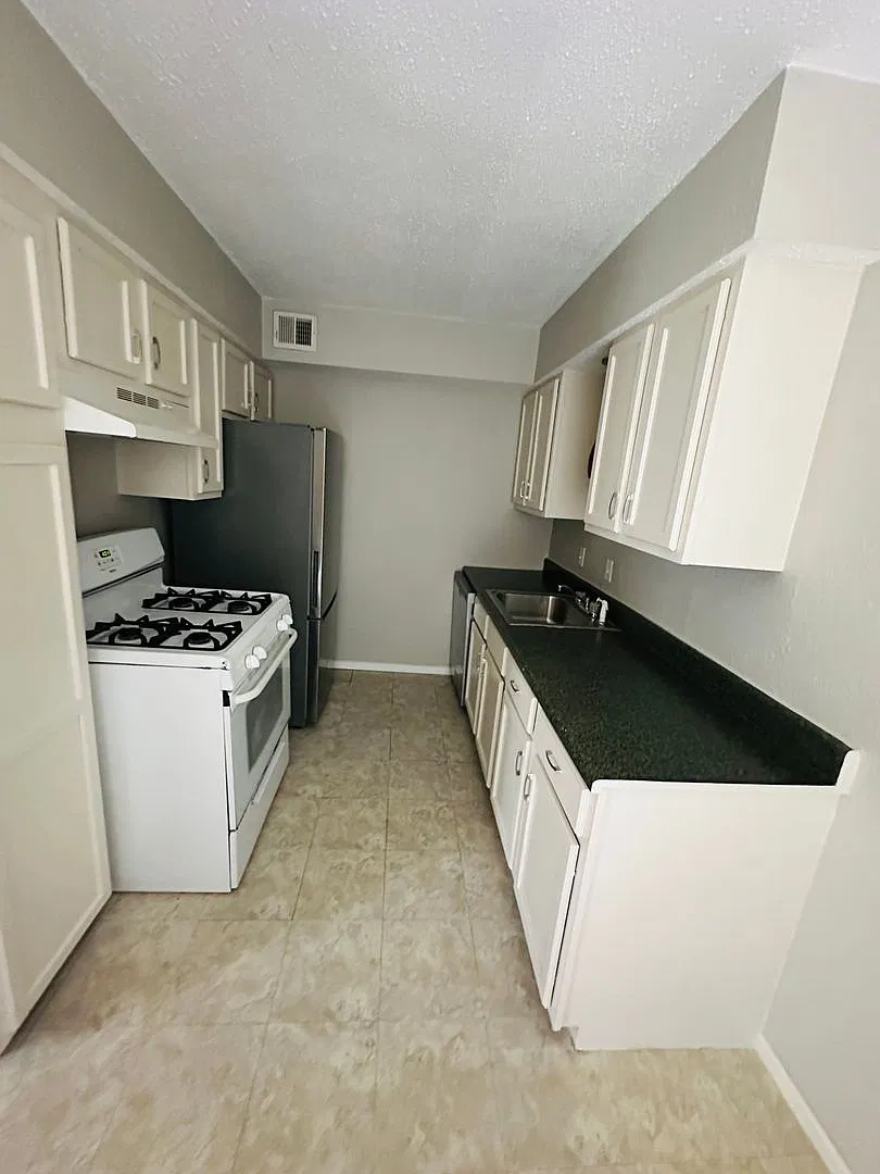 5317 Junius Street — Photo 3