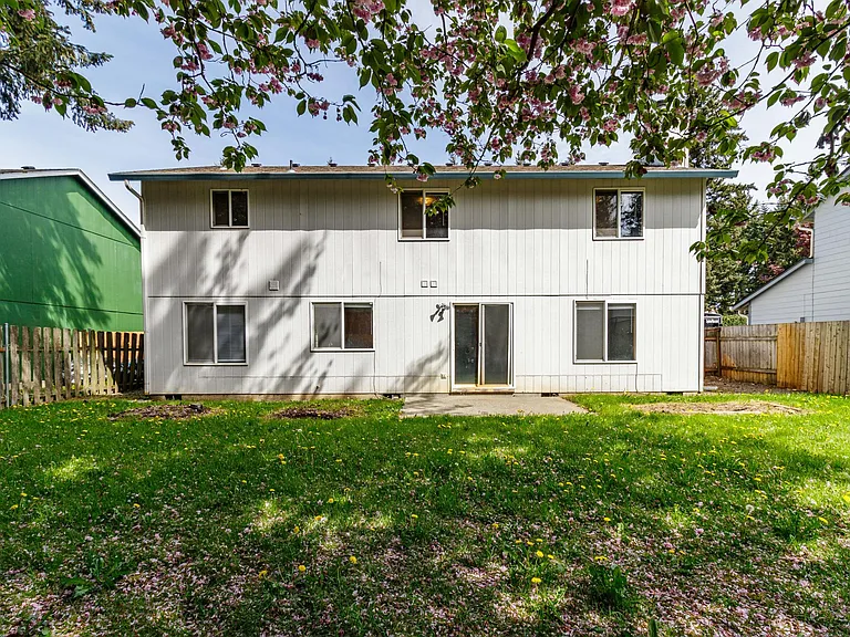 15709 NE 12th Way — Photo 32