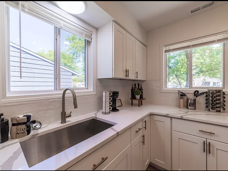 1088 Hobart St — Photo 11