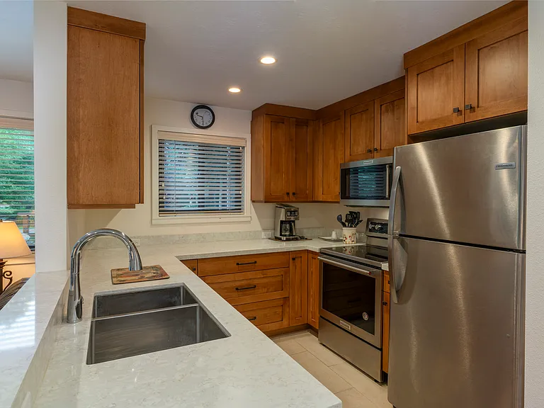 1428 Cottonwood Condominium Dr — Photo 7