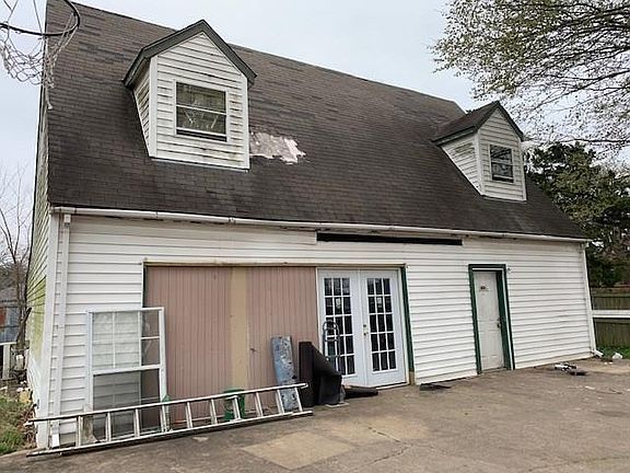 2nd image of 4028 Wood Oak Dr