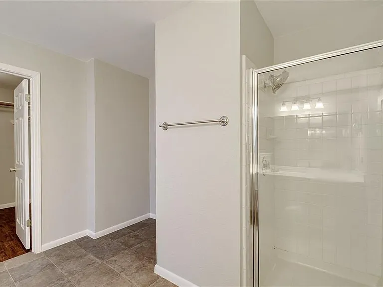 7509 Spivey Dr — Photo 14
