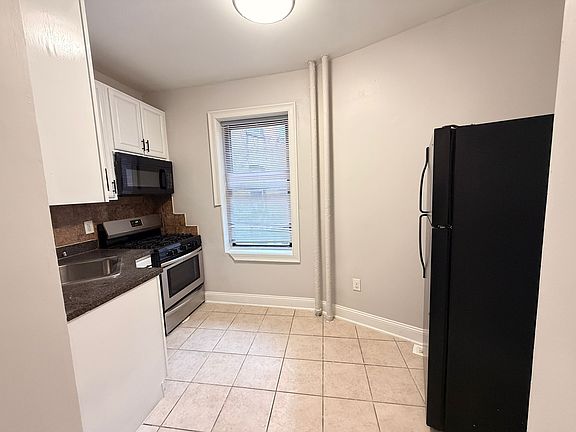3rd image of 503 Baldwin Ave #1E