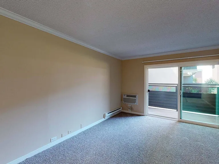 Eight 80 Newport Beach — Photo 182