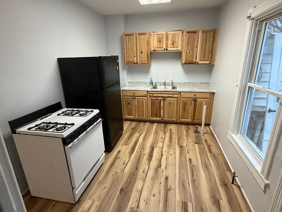 1st image of 7 Division St APT 1