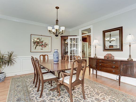 4th image of 105 Gresham Pl
