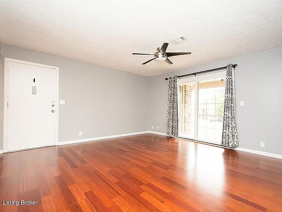 4th image of 412 Logsdon Ct