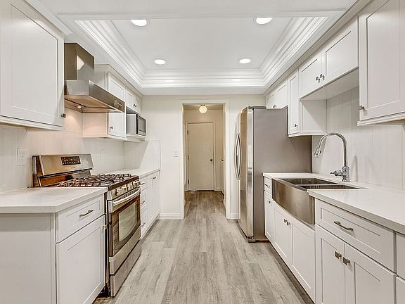 2nd image of 15243 Mariposa Ave