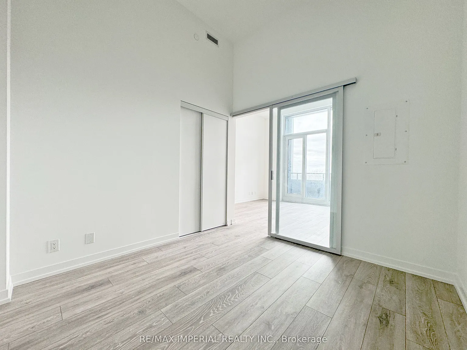 1 bed, $2,000 — Photo 3