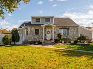 1932 Crescent Pkwy, Linden City, NJ 07036
