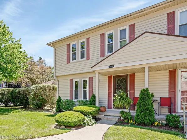 2139 Park Place Dr, Walled Lake, MI 48390