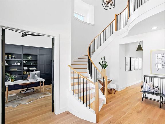 5th image of 4361 Woodbine Ln