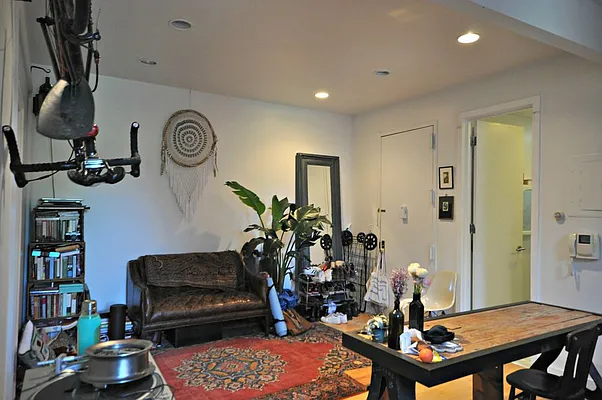 Rented by REAL New York | media 17