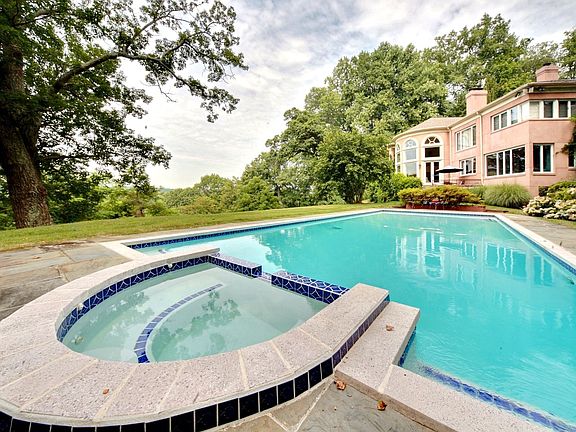 Pool w/Tile Surround