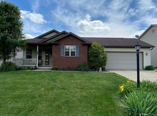 380 Hickory Dr SE, New Philadelphia, OH