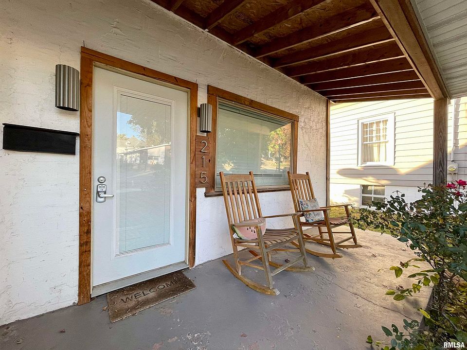 215 S Main St, Harrisburg, IL 62946 Zillow