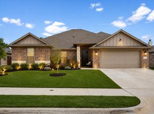 640 Mooney Dr, Saginaw, TX 76179