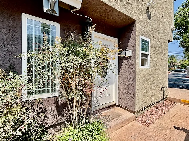 685 W 18th St #1 — Photo 32