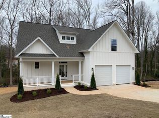 207 Woodvale Ave, Fountain Inn, SC 29644