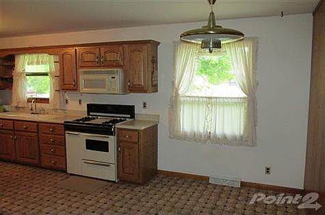 3rd image of 110 Alan Ct