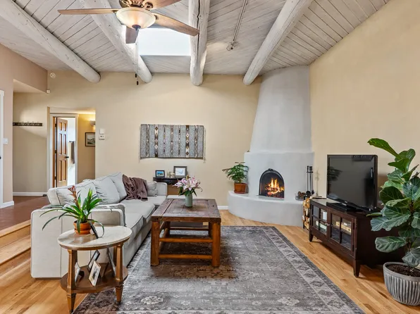 2256 Camino Iris, Santa Fe, NM 87505