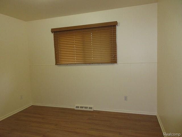 319 Sherman Ct, photo 10